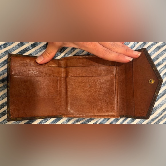 Authentic Vintage Louis Vuitton Monogram Wallet - Picture 5 of 14